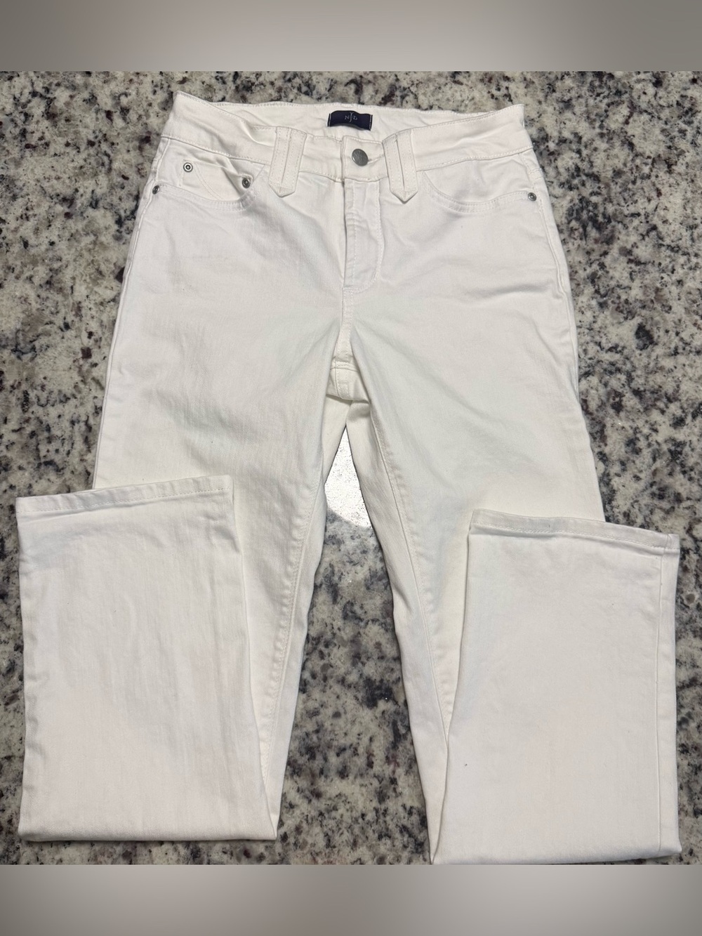 NYDJ Optic White Straight Leg Size 2P Lift-Tuck Technology